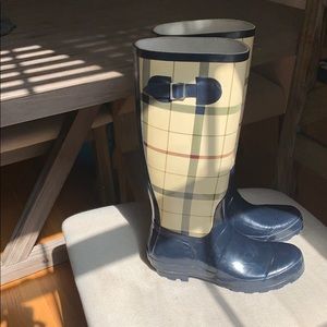 Rainboots